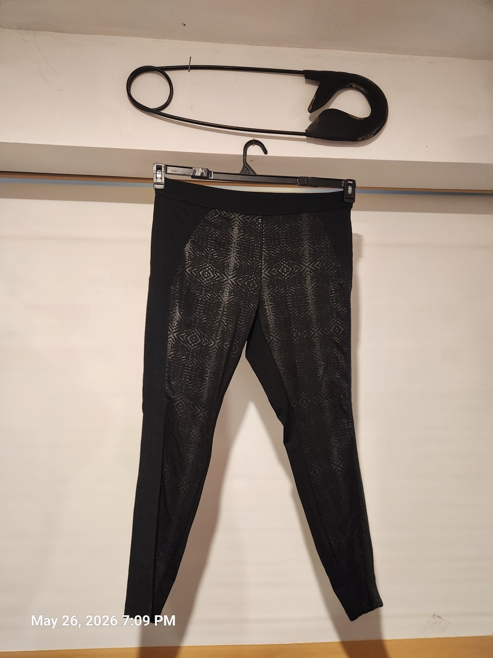 Jessica Simpson Black Patterned Panel Leggings